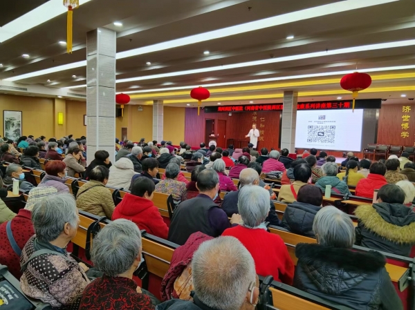 惠民進(jìn)行時！鄭西專家以健康會友，現(xiàn)場解民憂！